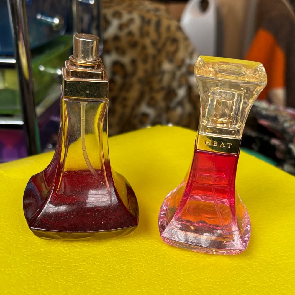 Beyonce Duo of Heat and Heat Rush Fragrances.  Check Levels.  One has no cap.